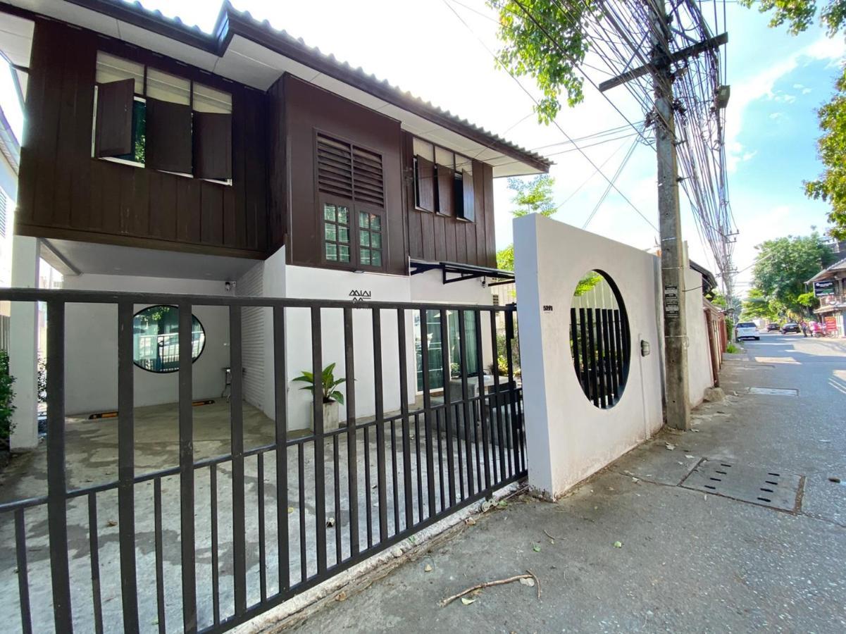 Mini-Me Home, A Cozy Entire House In Old City เชียงใหม่ ภายนอก รูปภาพ