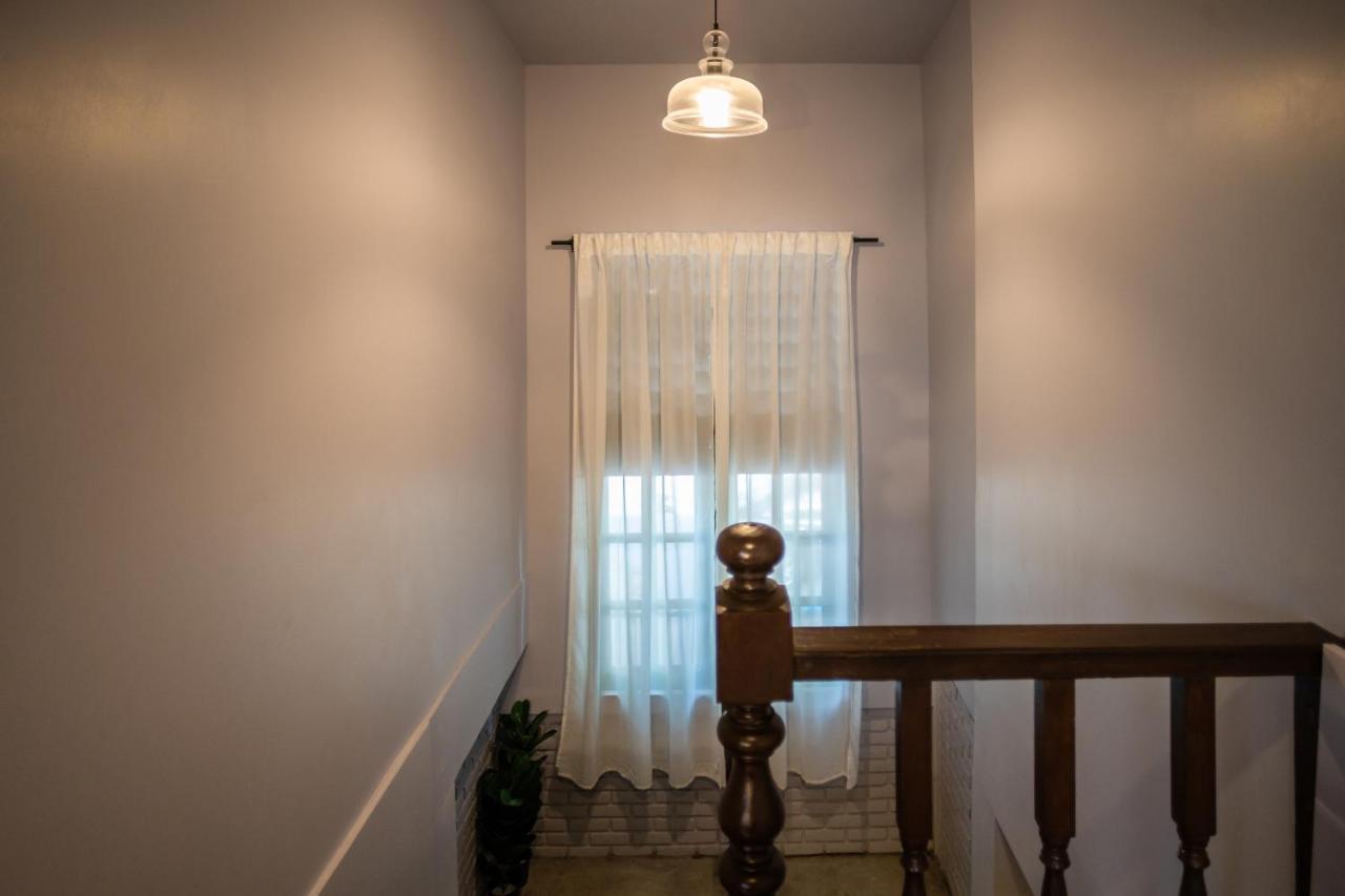 Mini-Me Home, A Cozy Entire House In Old City เชียงใหม่ ภายนอก รูปภาพ